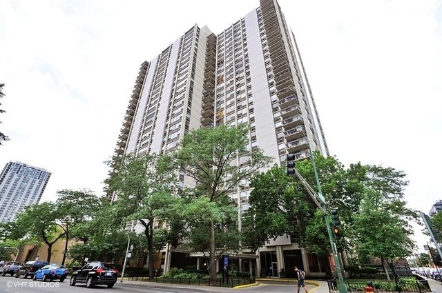 1255 SANDBURG Terrace, Chicago, IL 60610