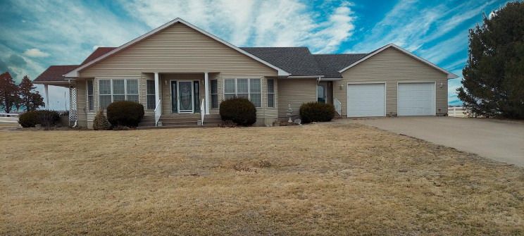 36 Illinois 17 Highway — New Windsor, IL 61465