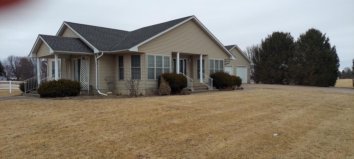 36 Illinois 17 Highway, New Windsor, IL 61465