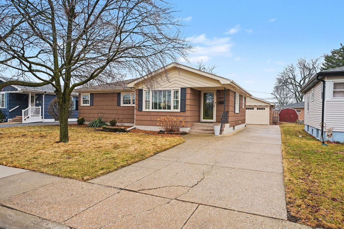 16417 Claire Lane, South Holland, IL 60473