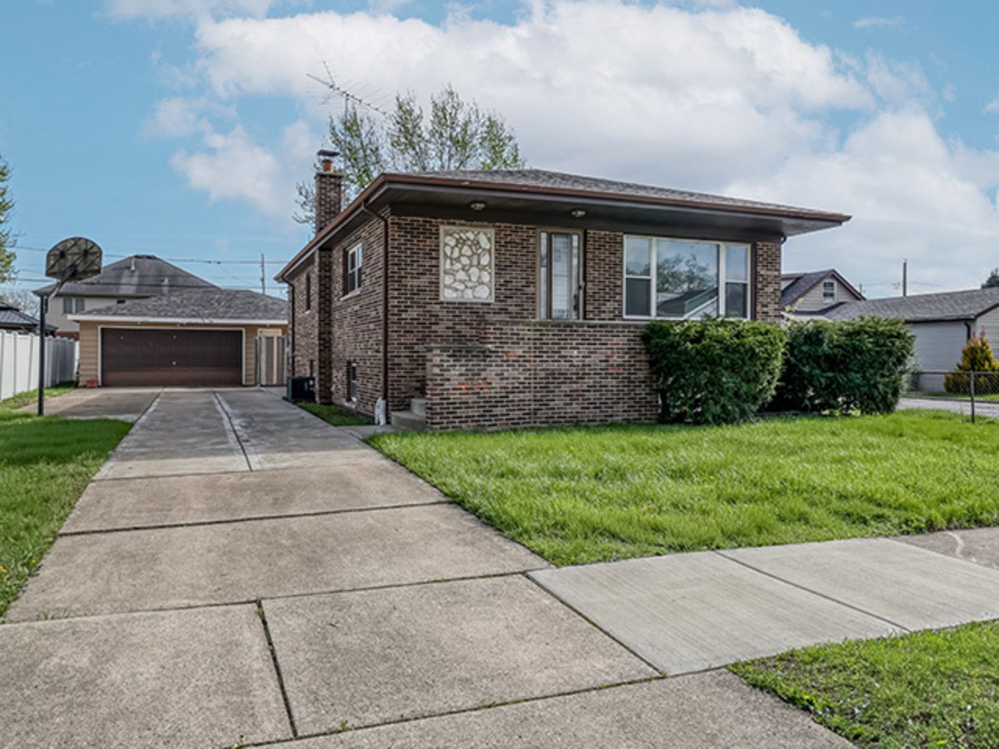 5707 W 90th Place — Oak Lawn, IL 60453