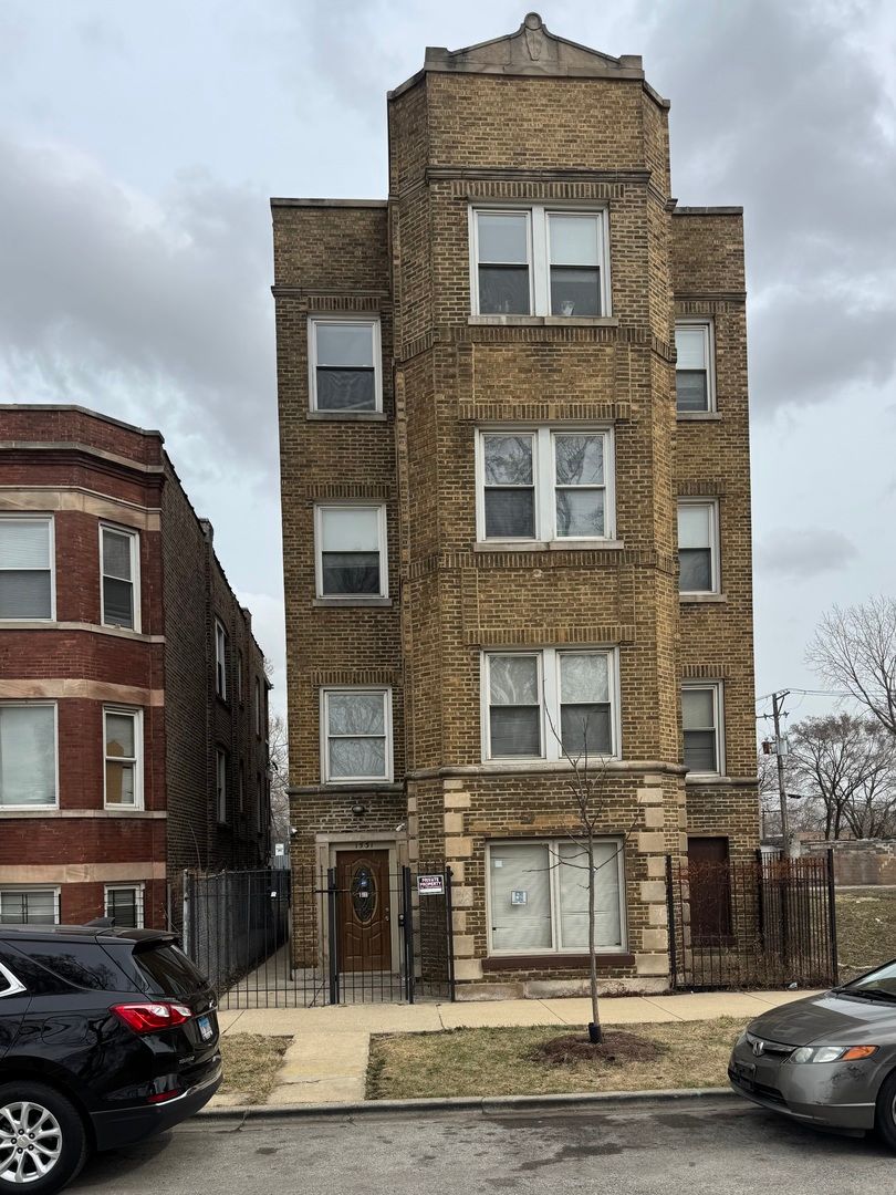 1531 S Kolin Avenue — Chicago, IL 60623