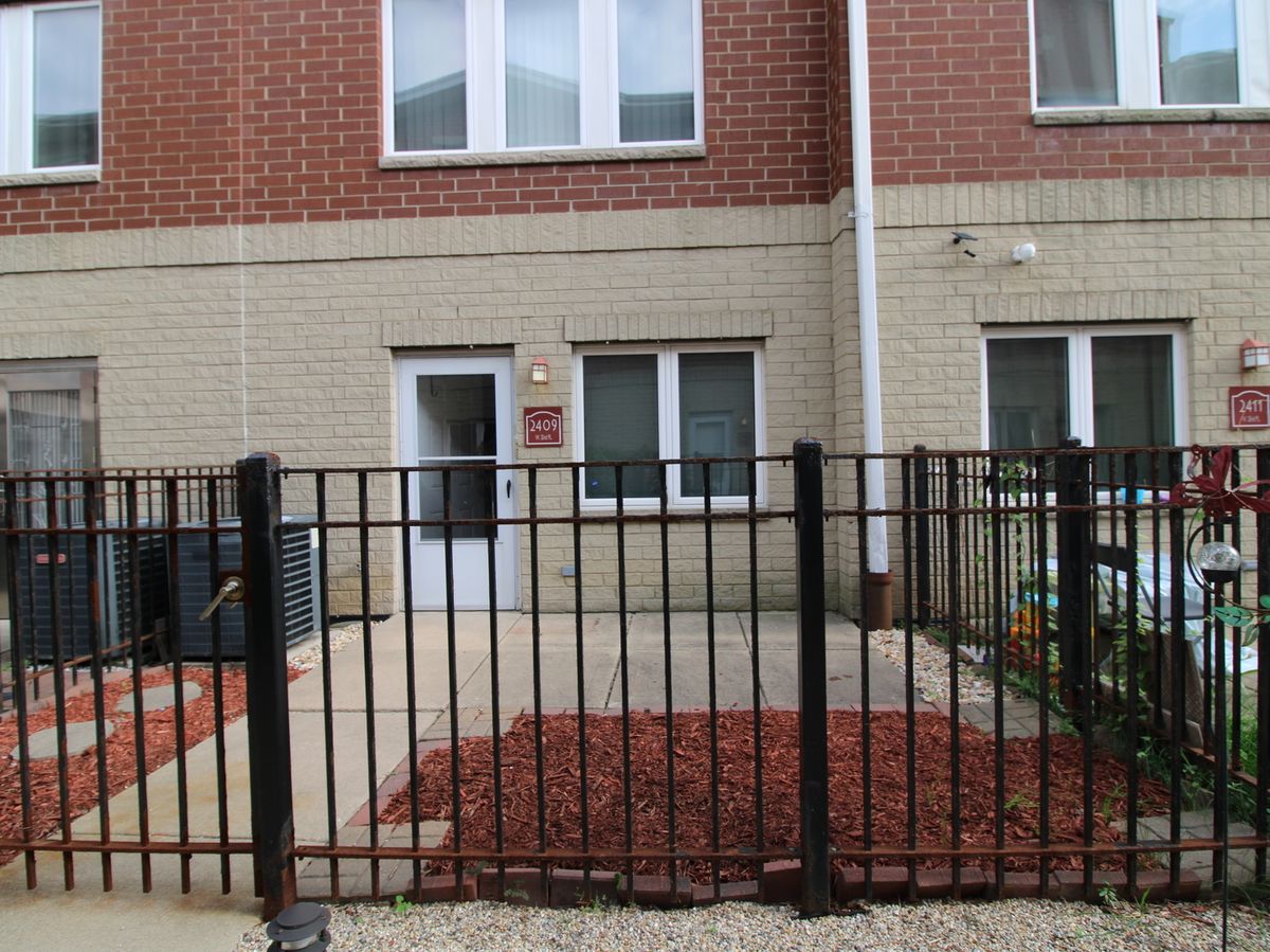 2409 32nd Place, Chicago, IL 60608