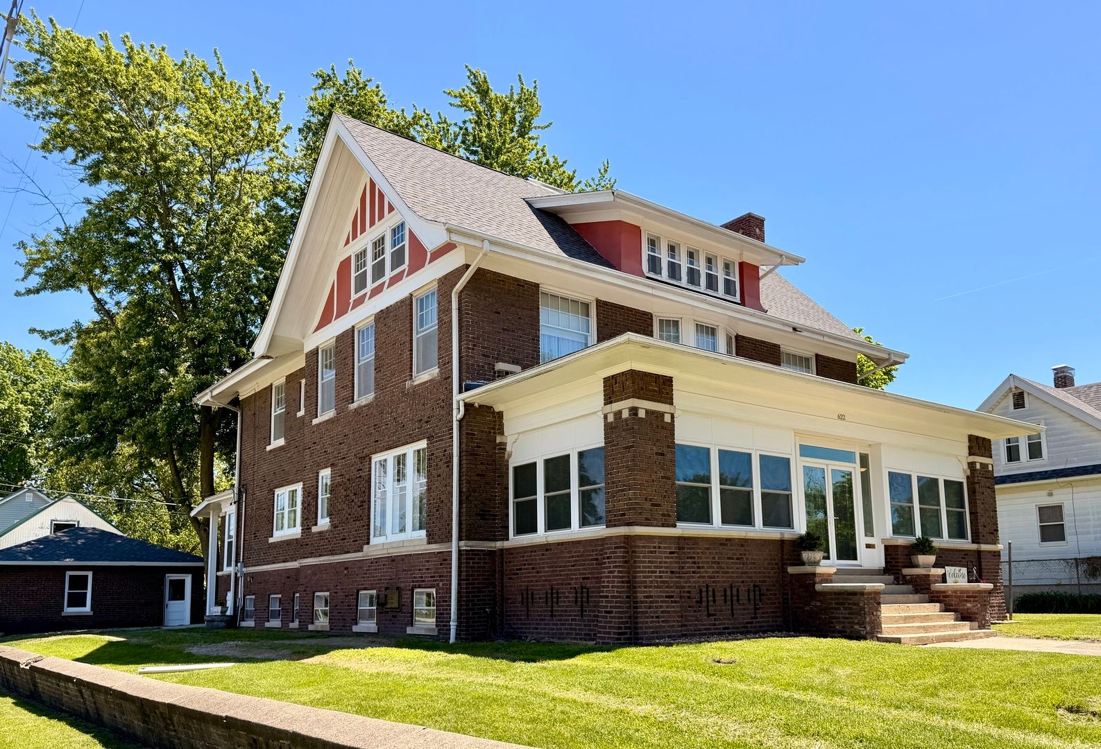 622 N Monroe Street — Clinton, IL 61727