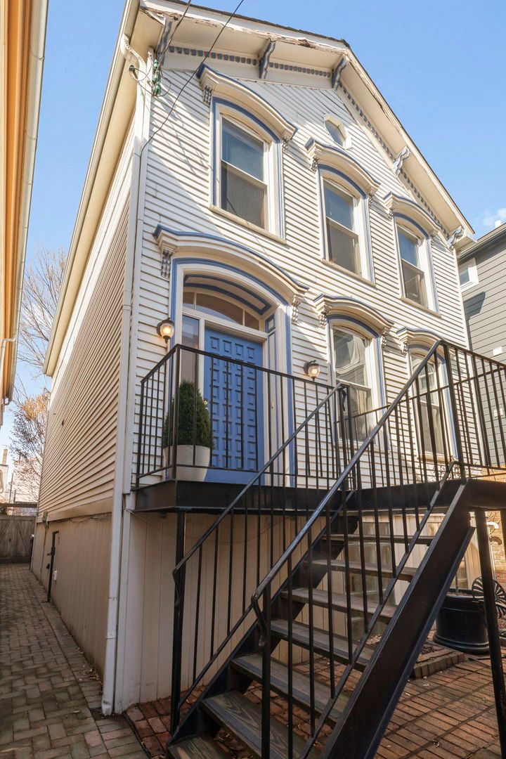 1718 N Sedgwick Street — Chicago, IL 60614