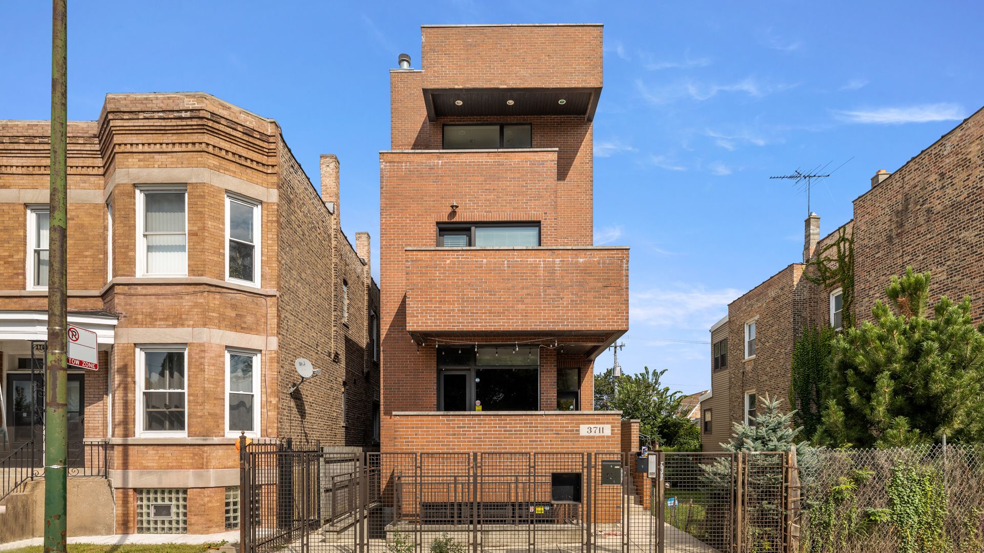 3711 S Damen Avenue #3 — Chicago, IL 60609