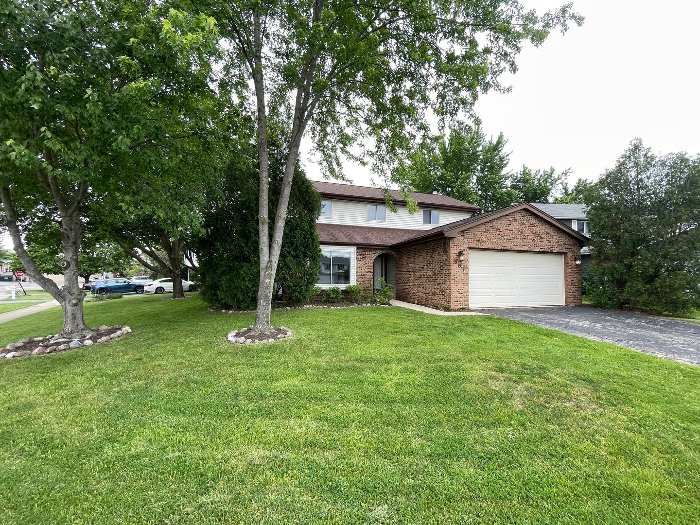 387 Amy Court — Naperville, IL 60565