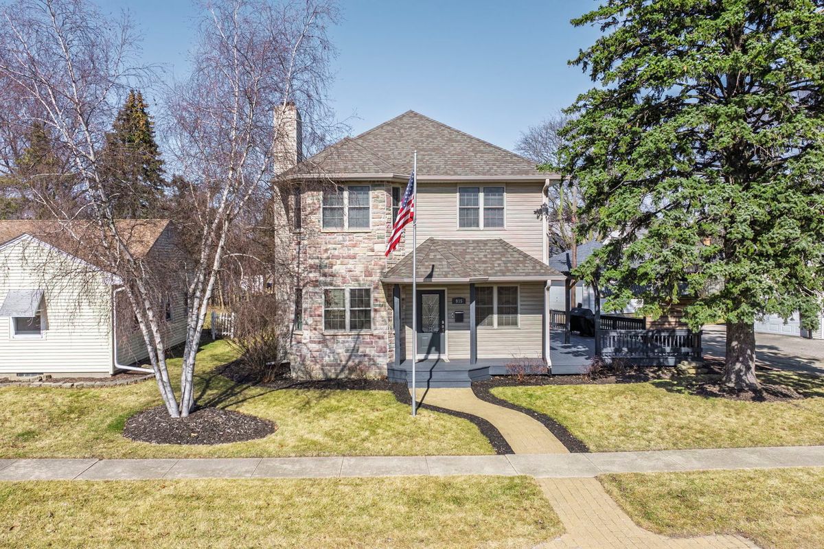 935 Garden Street, DeKalb, IL 60115