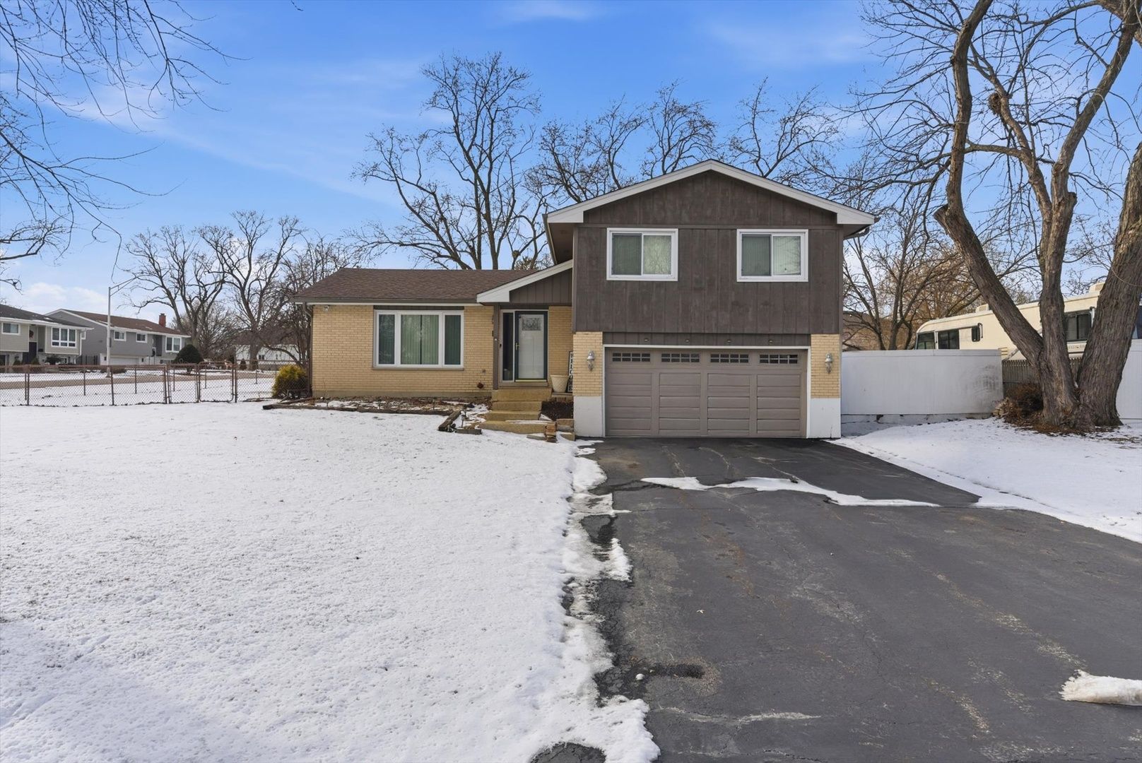 4N212 8th Avenue — Addison, IL 60101