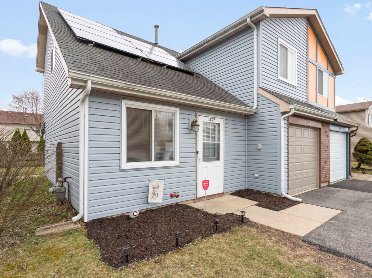 1807 Whitney Drive, Hanover Park, IL 60133