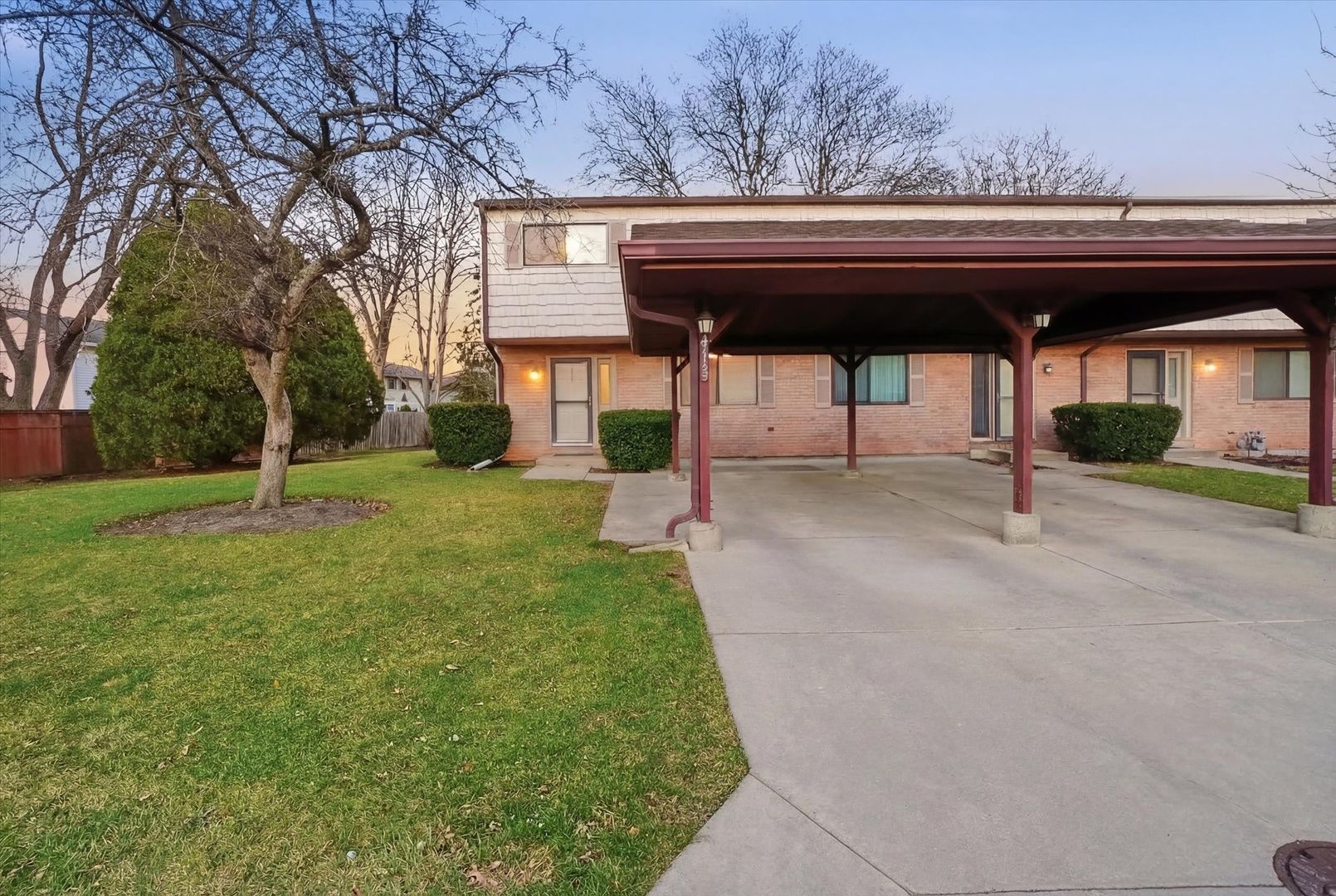 413 Buffalo Trail — Wheeling, IL 60090