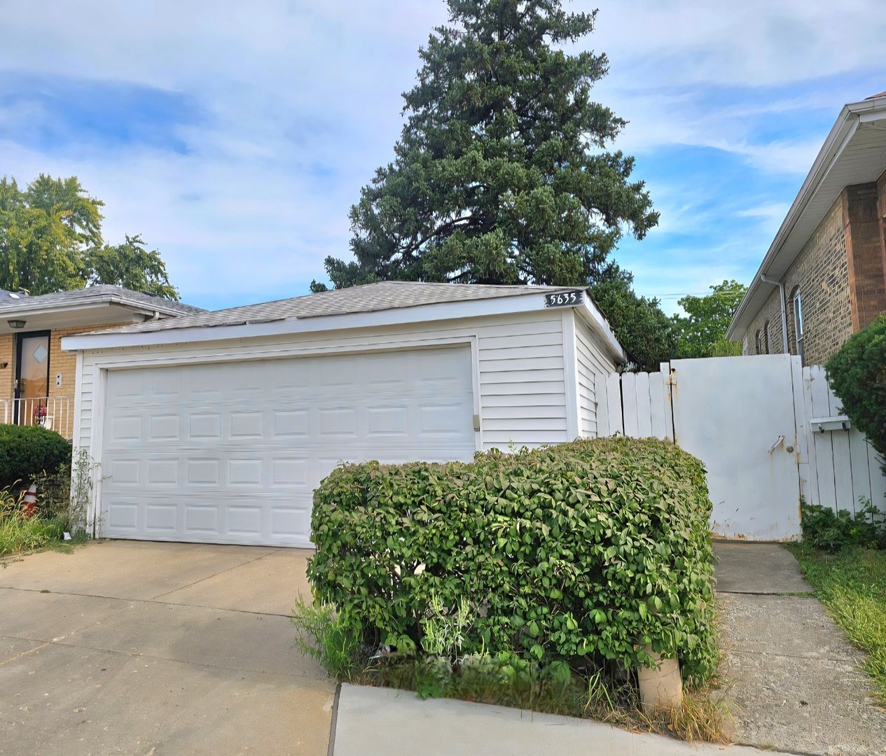 5635 S California Avenue — Chicago, IL 60629