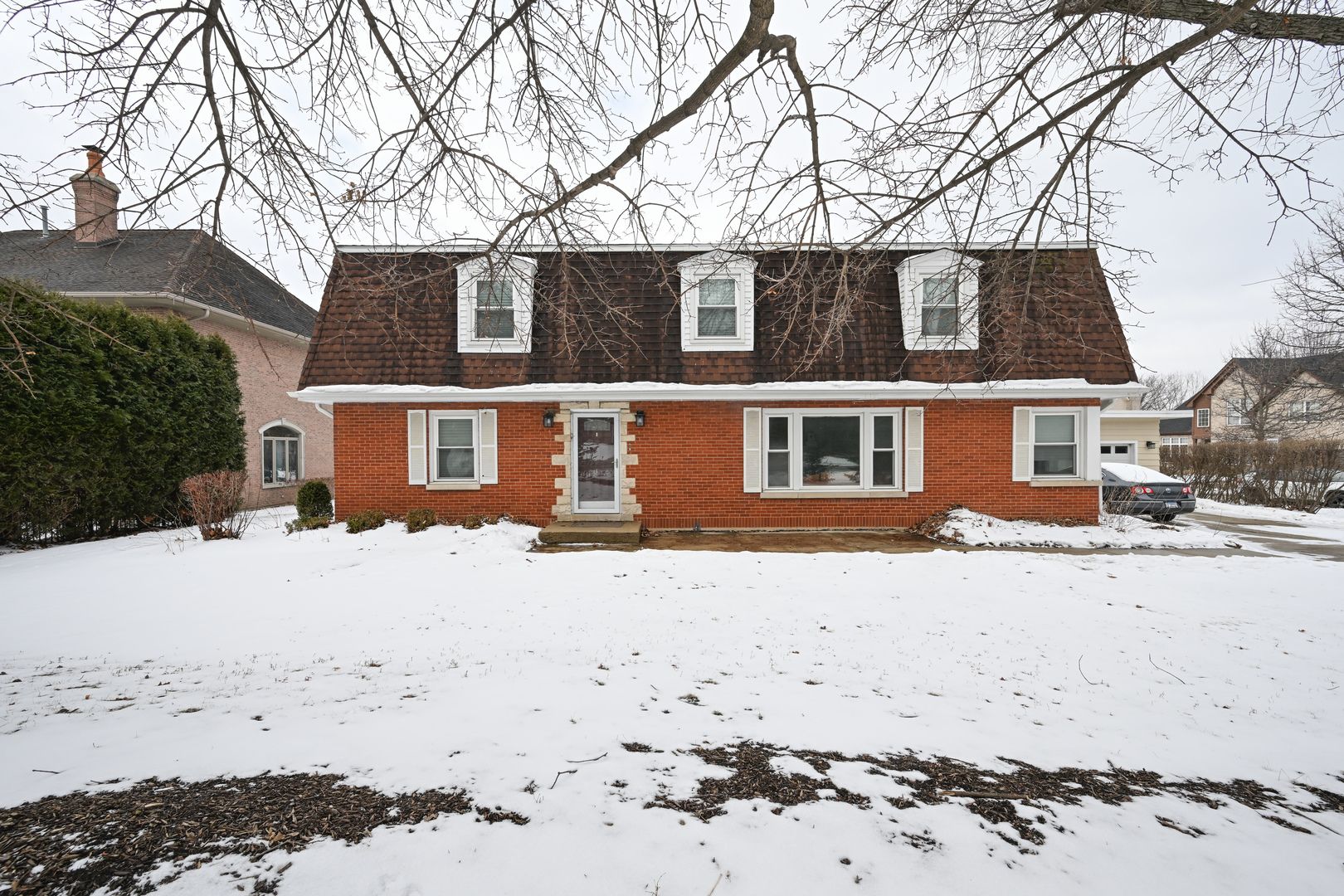 360 Erie Circle — Bloomingdale, IL 60108