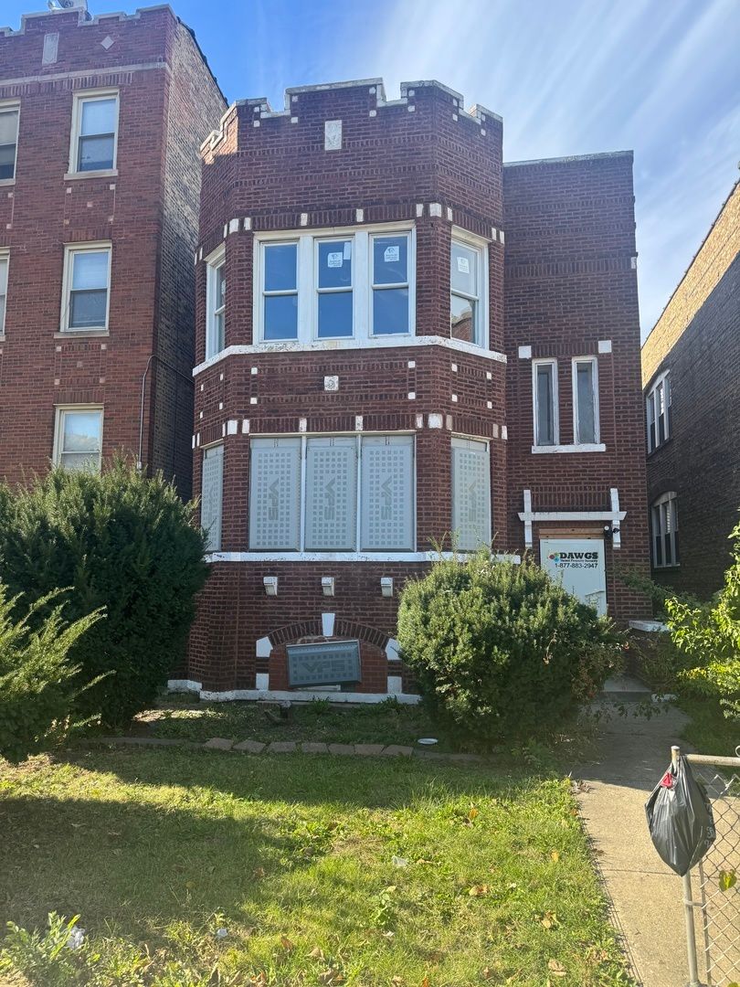7754 S Wood Street — Chicago, IL 60620