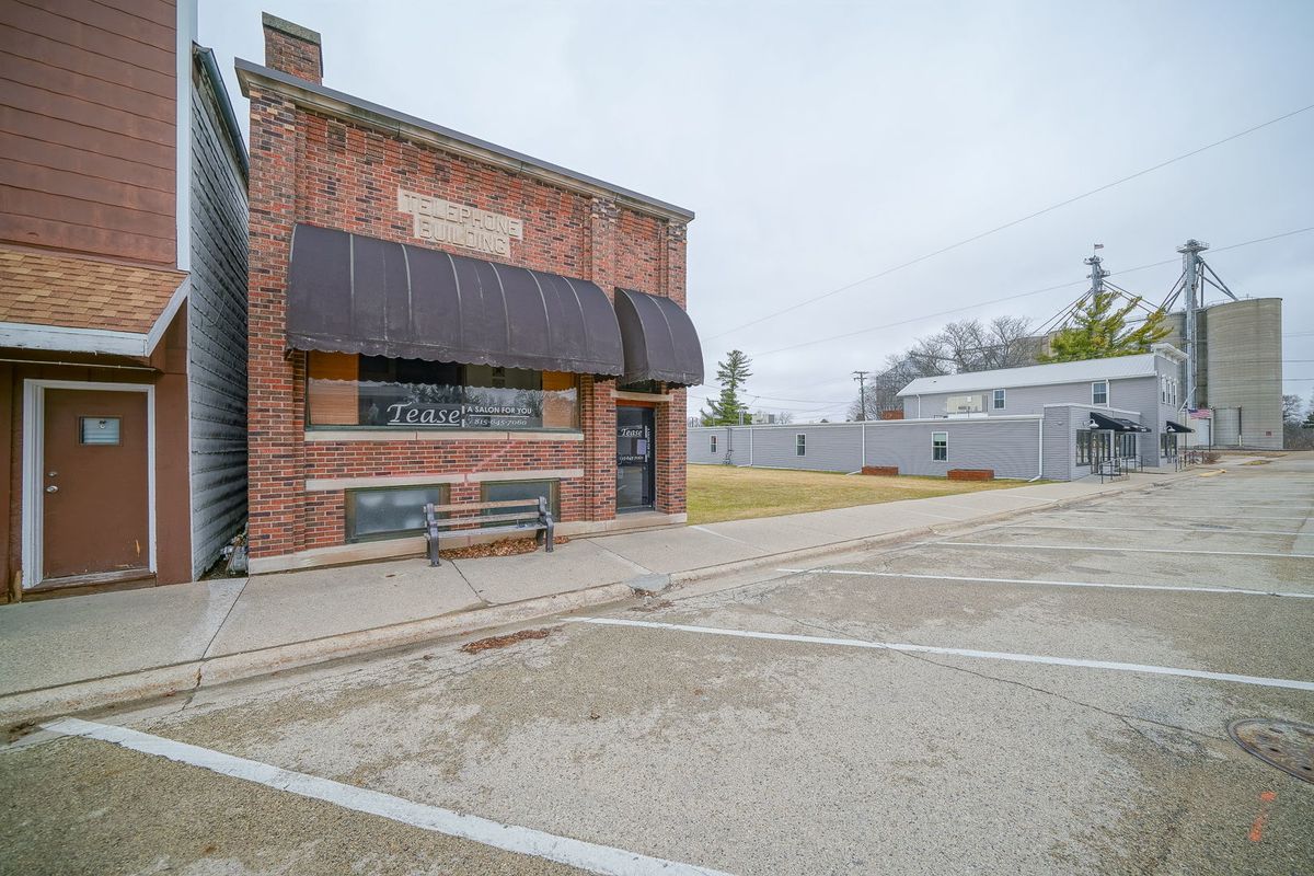 210 Walnut Street, Stillman Valley, IL 61084