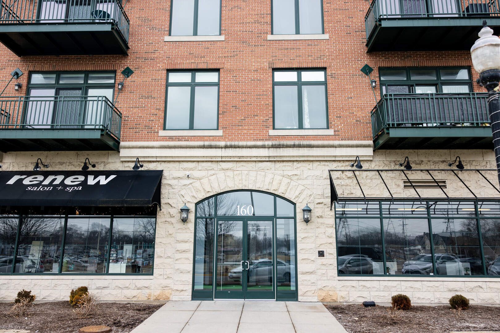 160 S River Street #211 — Aurora, IL 60506