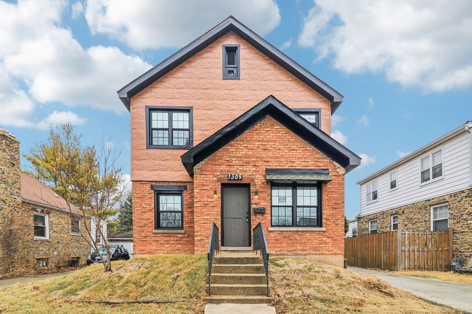 1509 Center Street — Des Plaines, IL 60018