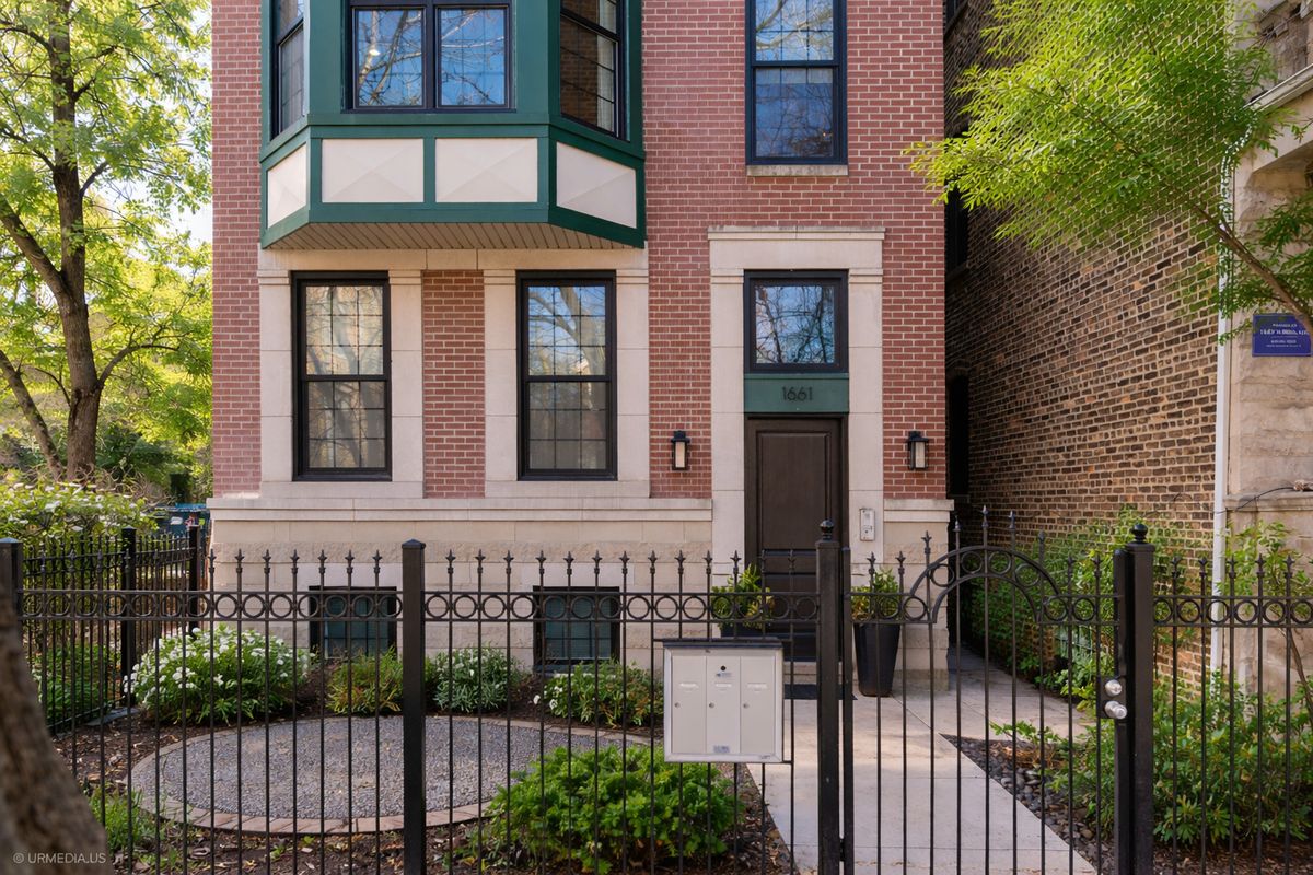 1661 Bell Avenue, Chicago, IL 60647