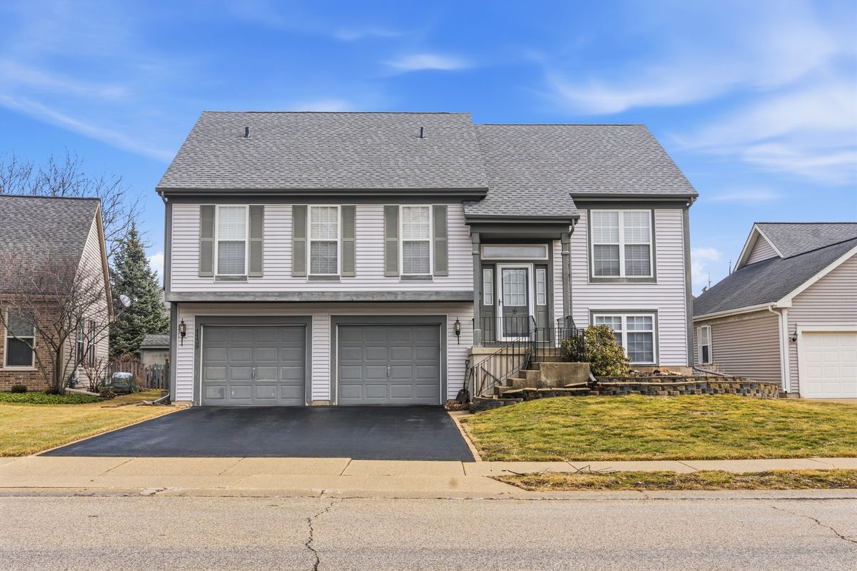 1139 Ironwood Court, Elgin, IL 60120