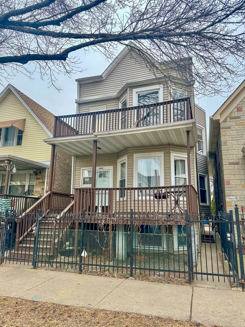 2045 N Tripp Avenue — Chicago, IL 60639
