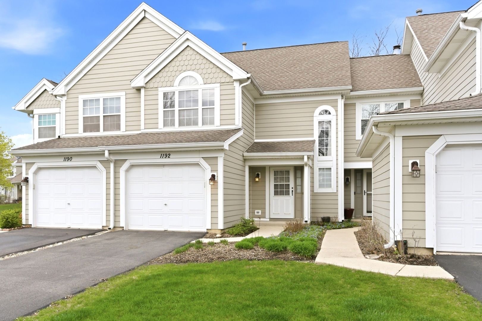 1192 Scott Court — Carol Stream, IL 60188