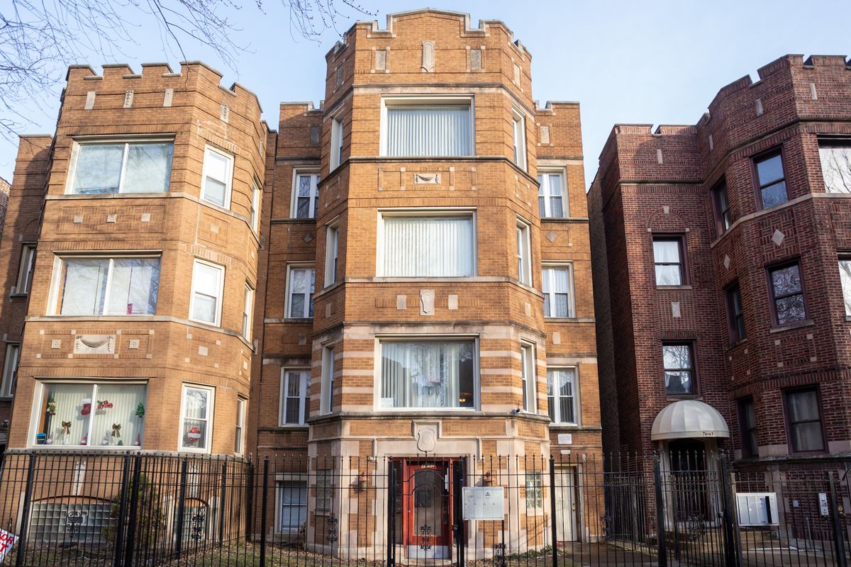 7637 Phillips Avenue, Chicago, IL 60649