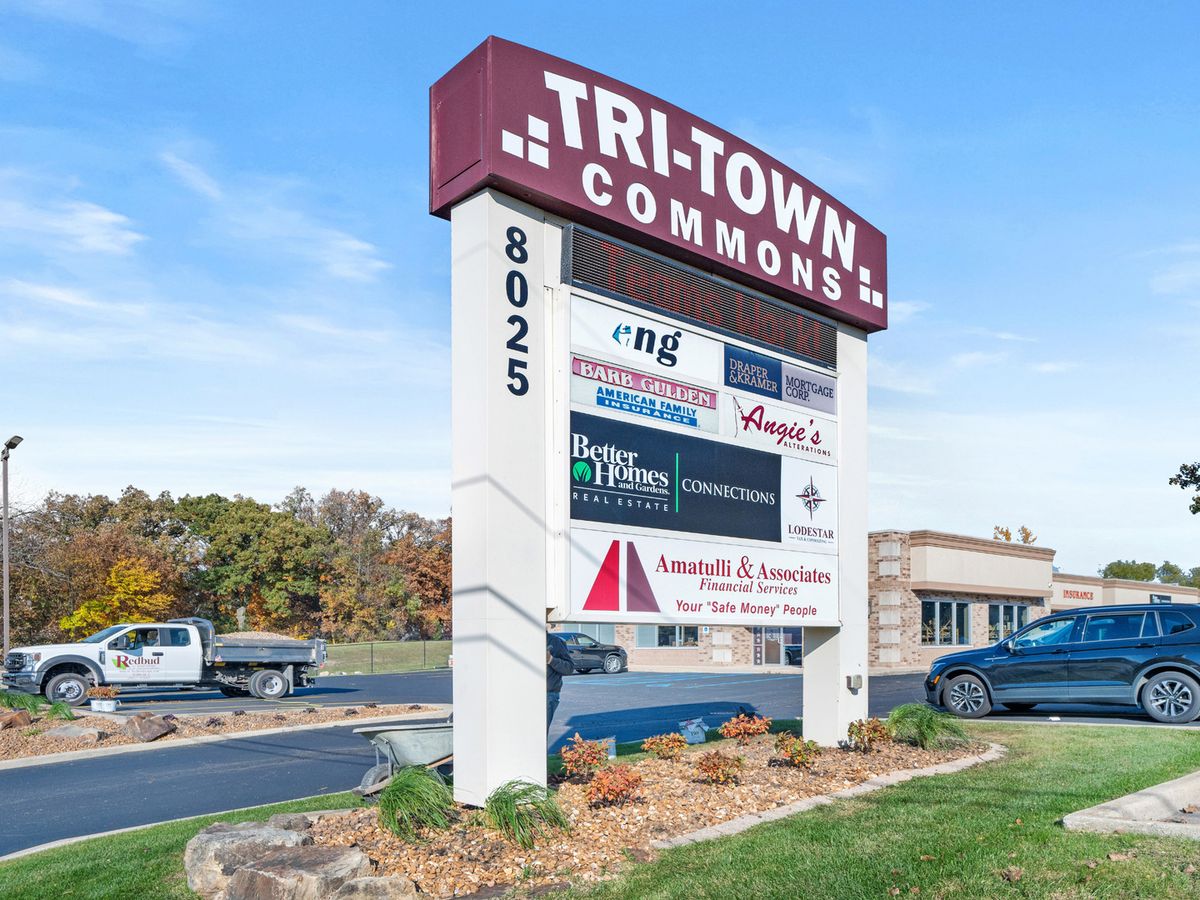 8025 Wicker Avenue #B-C, St. John, IN 46373