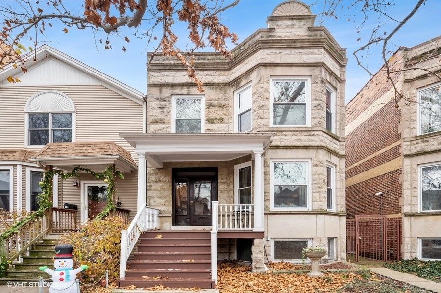 3750 N Hermitage Avenue — Chicago, IL 60613