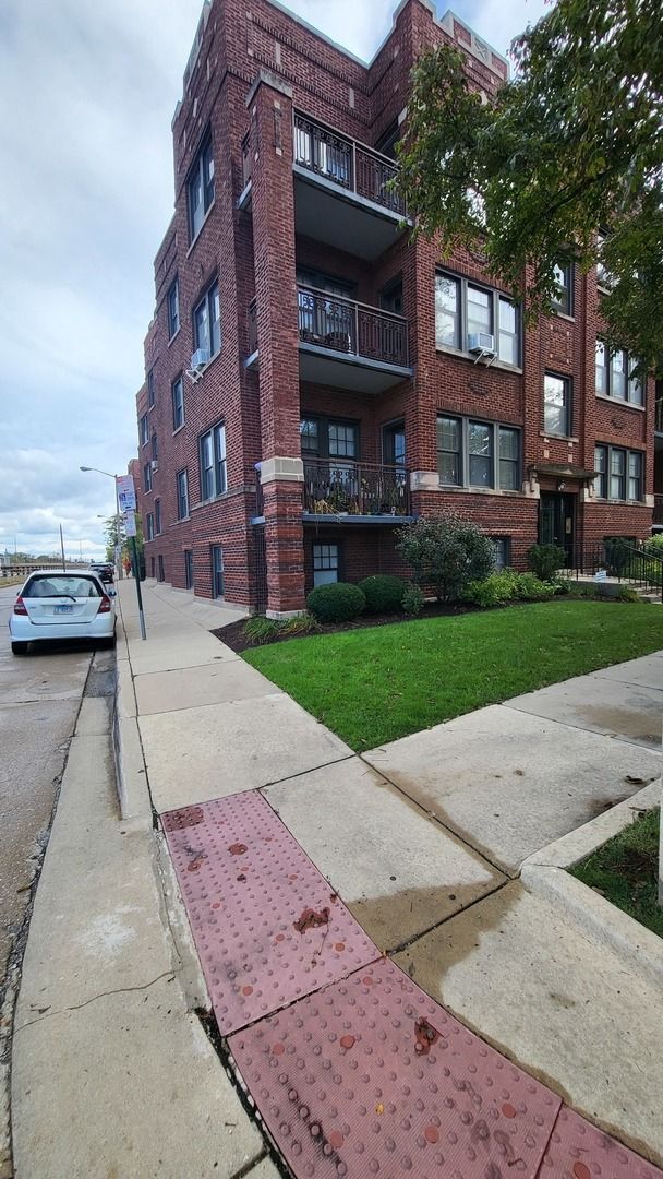 920 Wesley Avenue #1 — Oak Park, IL 60304