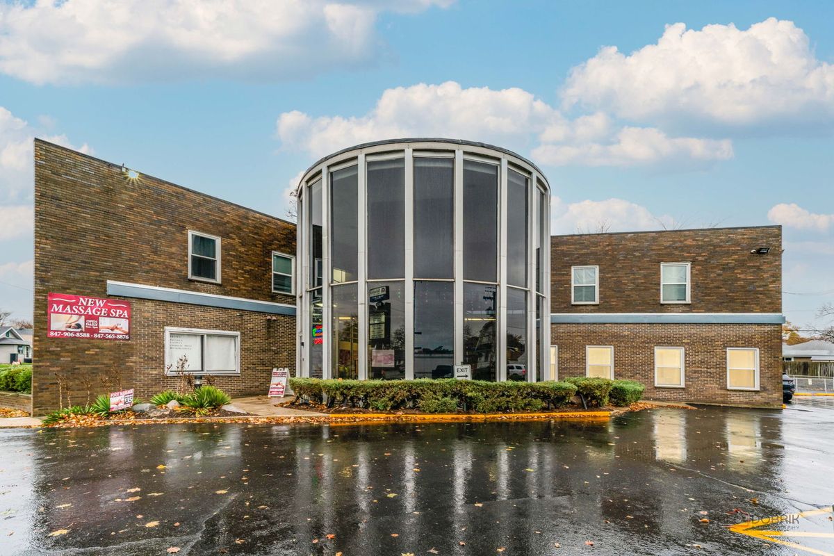 1702 Washington Street, Waukegan, IL 60085