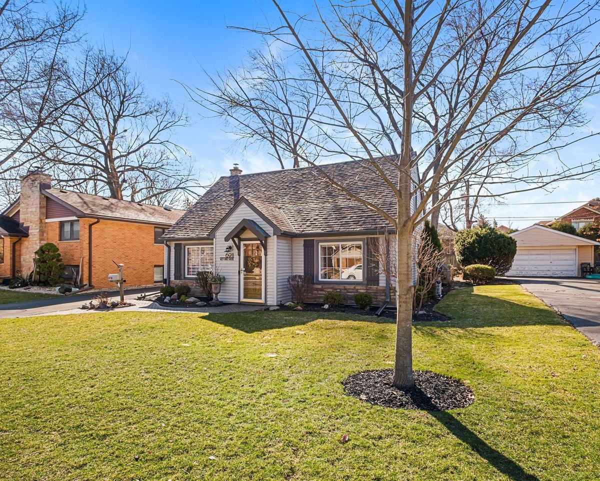 6911 Fargo Avenue, Niles, IL 60714