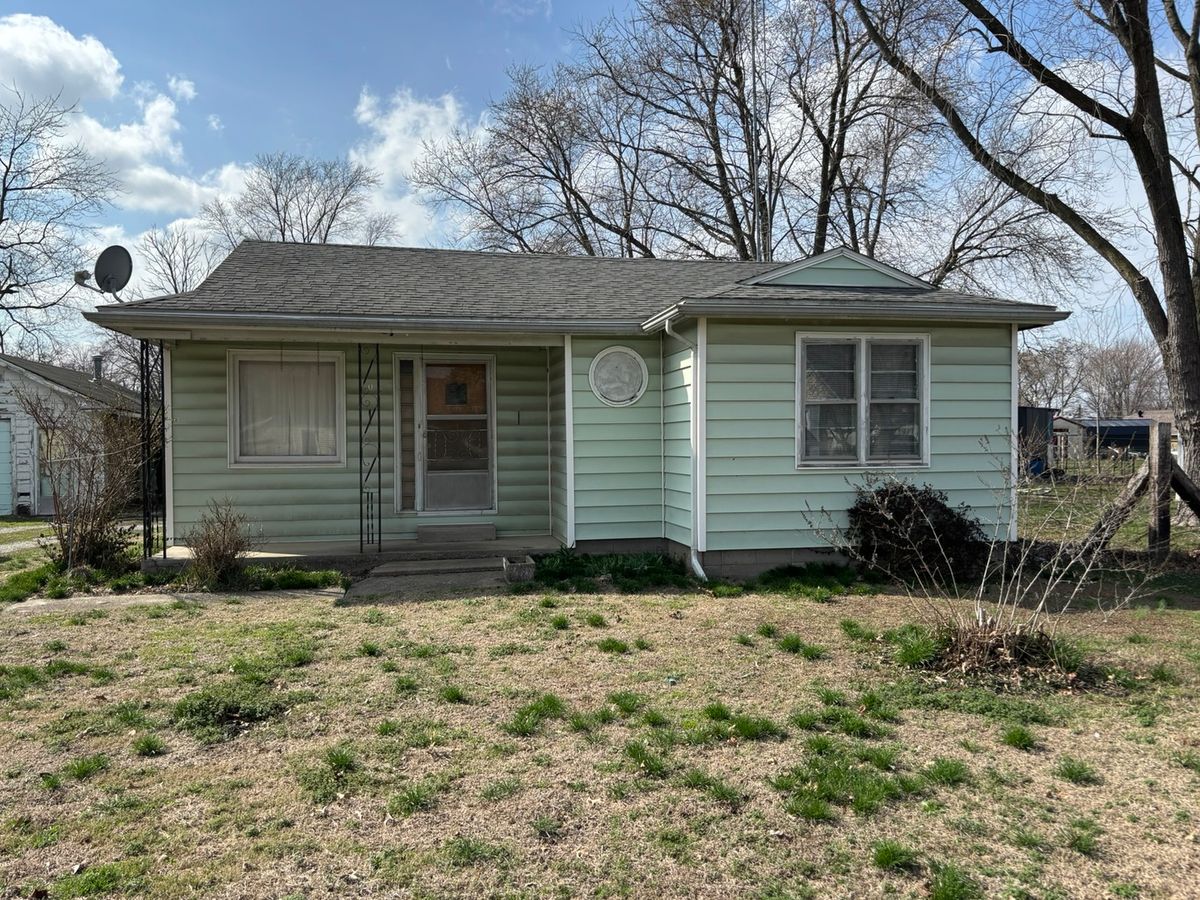 107 Dewolf Street, Odin, IL 62870