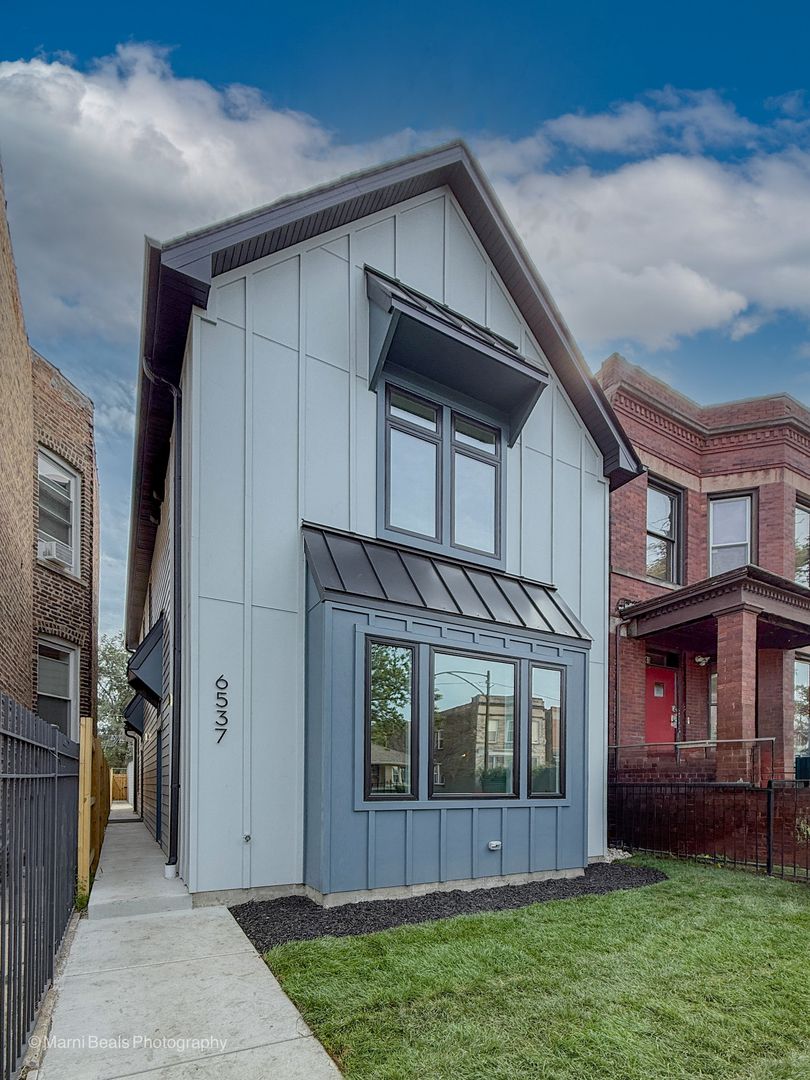 6537 Rhodes Avenue, Chicago, IL 60637