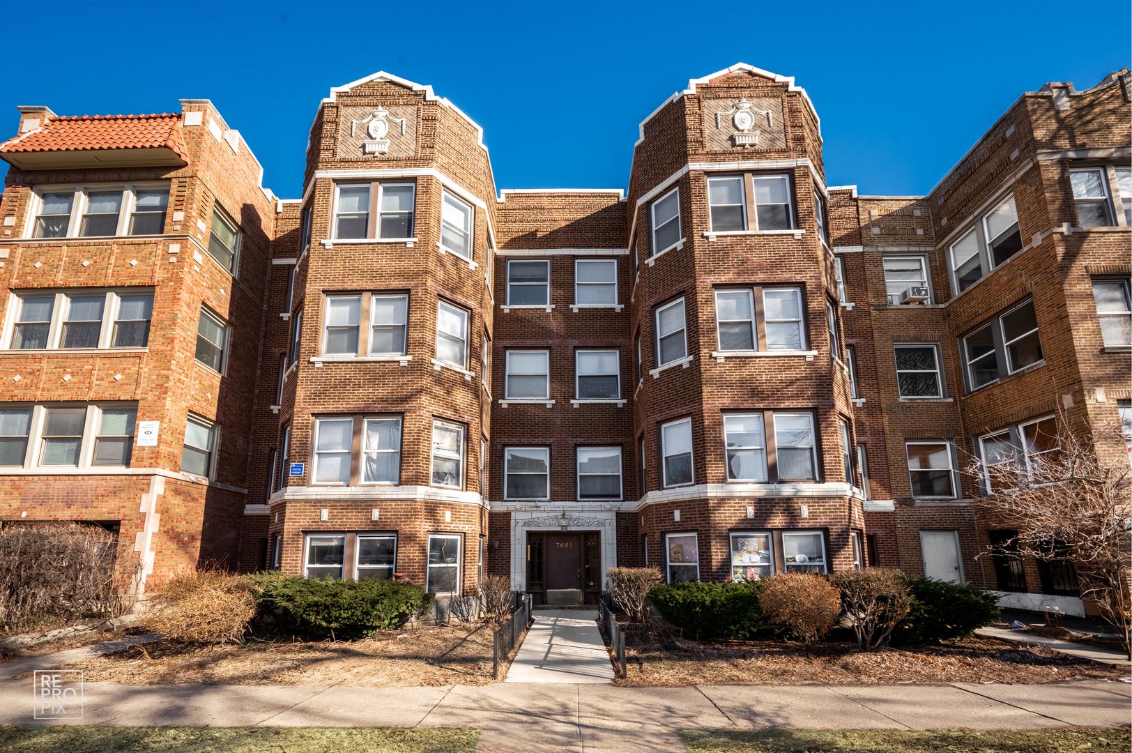 7661 N Sheridan Road — Chicago, IL 60626