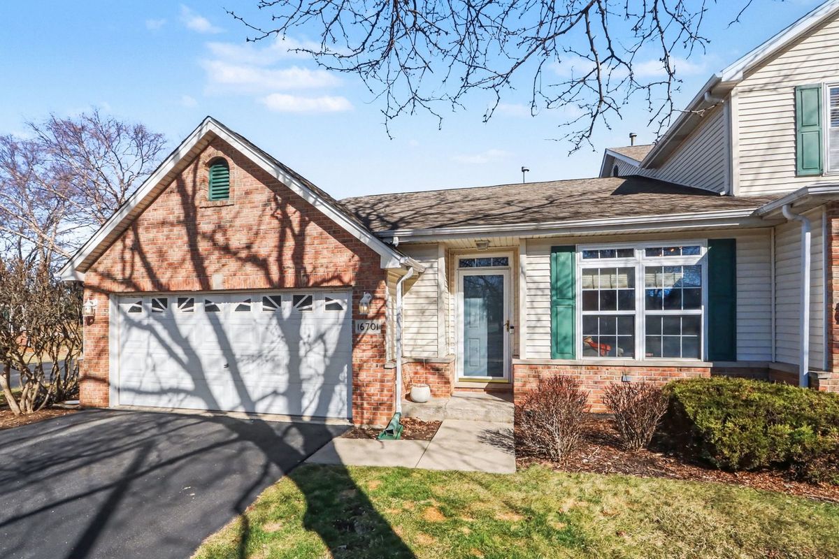 16701 Sunset Ridge Court, Lockport, IL 60441