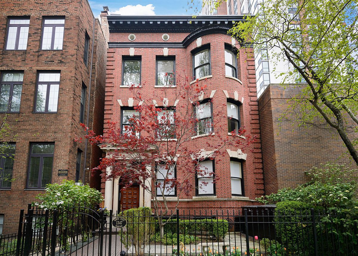 1347 State Parkway, Chicago, IL 60610