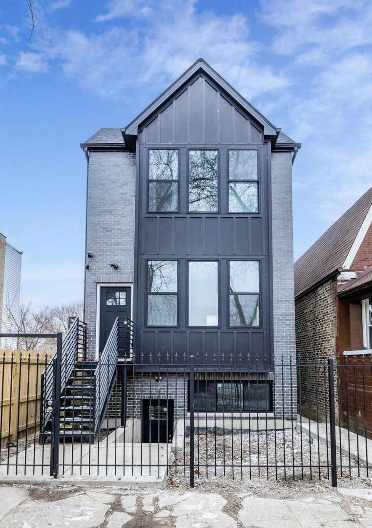 535 N Lawndale Avenue — Chicago, IL 60624