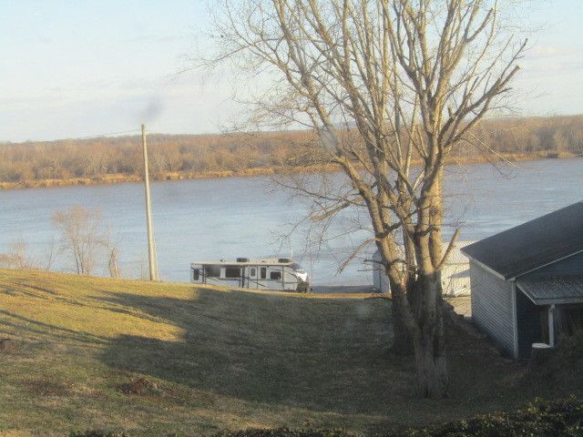 423 3rd Street, Rosiclare, IL 62982