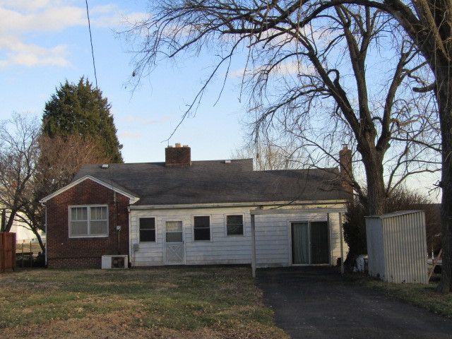 423 3rd Street, Rosiclare, IL 62982