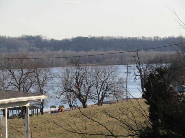 423 3rd Street, Rosiclare, IL 62982
