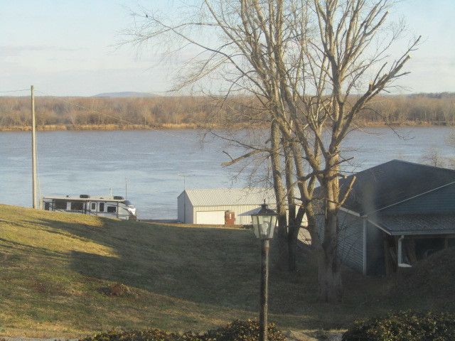 423 3rd Street, Rosiclare, IL 62982