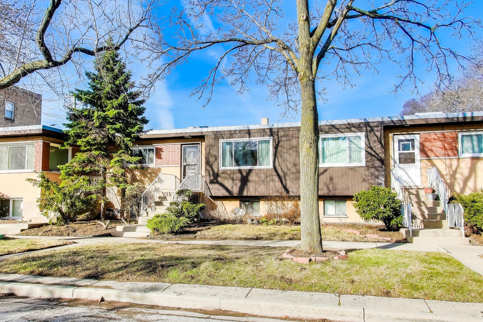 240 Elmwood Avenue — Evanston, IL 60202