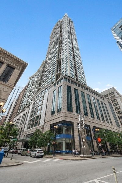 130 N GARLAND Court #4902 — Chicago, IL 60602
