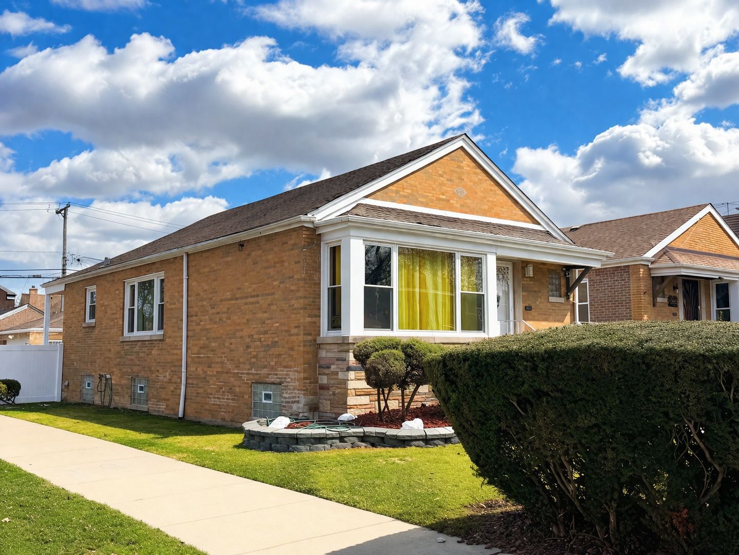 8201 Homan Avenue — Chicago, IL 60652