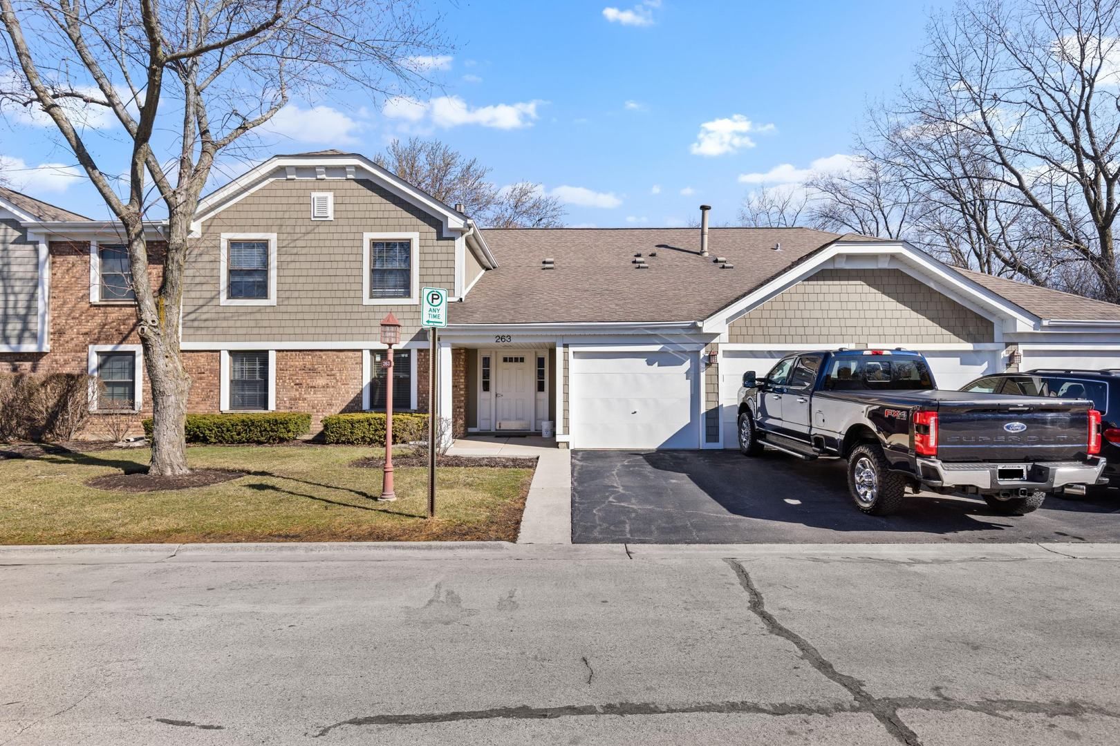 263 Driftwood Lane #C1 — Schaumburg, IL 60193