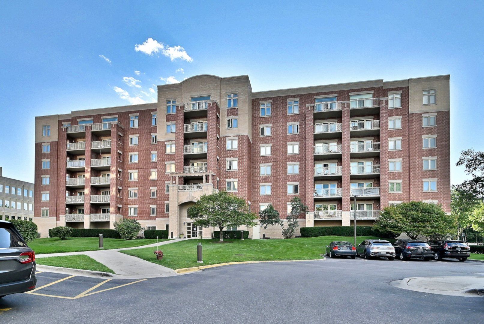 8747 W Bryn Mawr Avenue #209 — Chicago, IL 60631