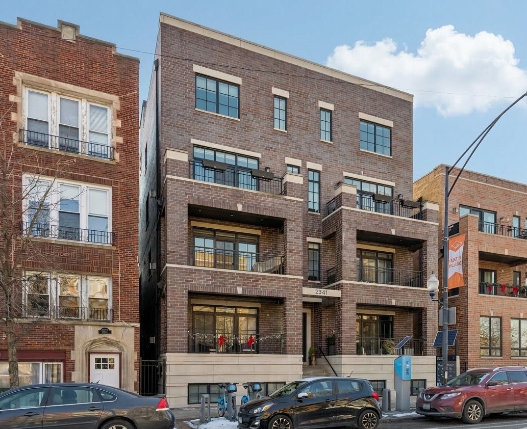 2341 Roscoe Street, Chicago, IL 60618