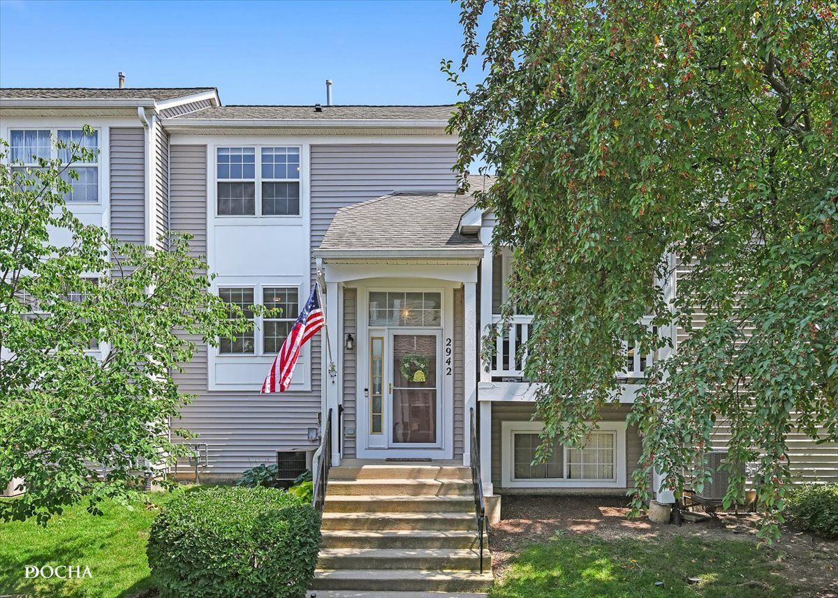 2942 Shelly Lane — Aurora, IL 60504