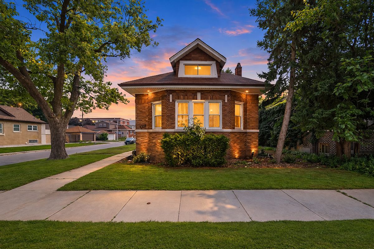 8101 Kimbark Avenue, Chicago, IL 60619