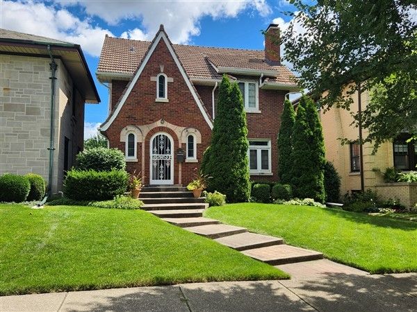 1220 N Euclid Avenue — Oak Park, IL 60302